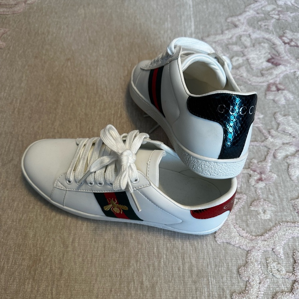 Gucci White Sneakers with Red and Green Stripes